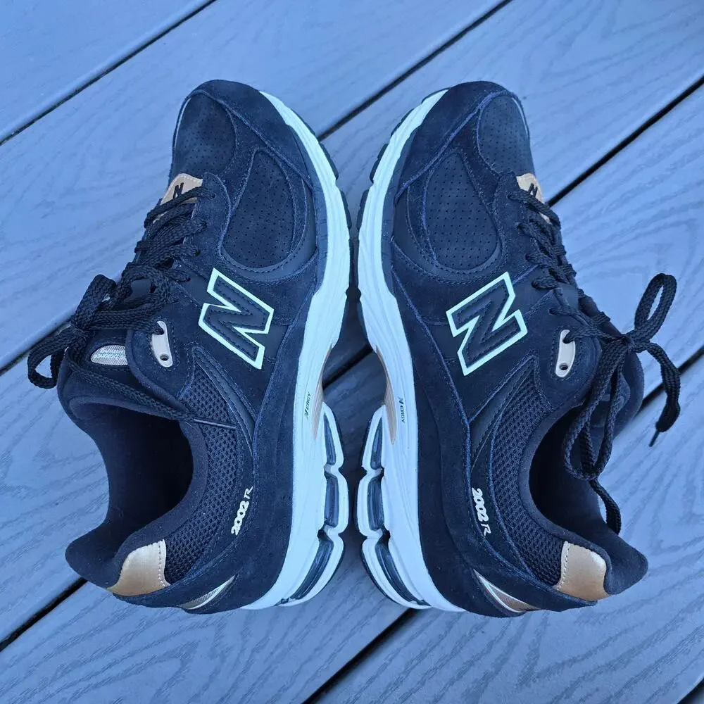 New Balance Men's 2002R 50th Anniversary Running Shoes Black/Gold, Size 11